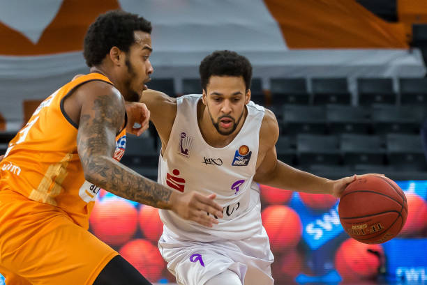 表现出了极 表现出了极